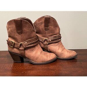 SODA Brand Women's Brown Ankle Boots - Size 7
